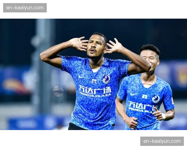 首尔FC防守组织复盘：亚赞回归后防线高空球争顶与协同保护